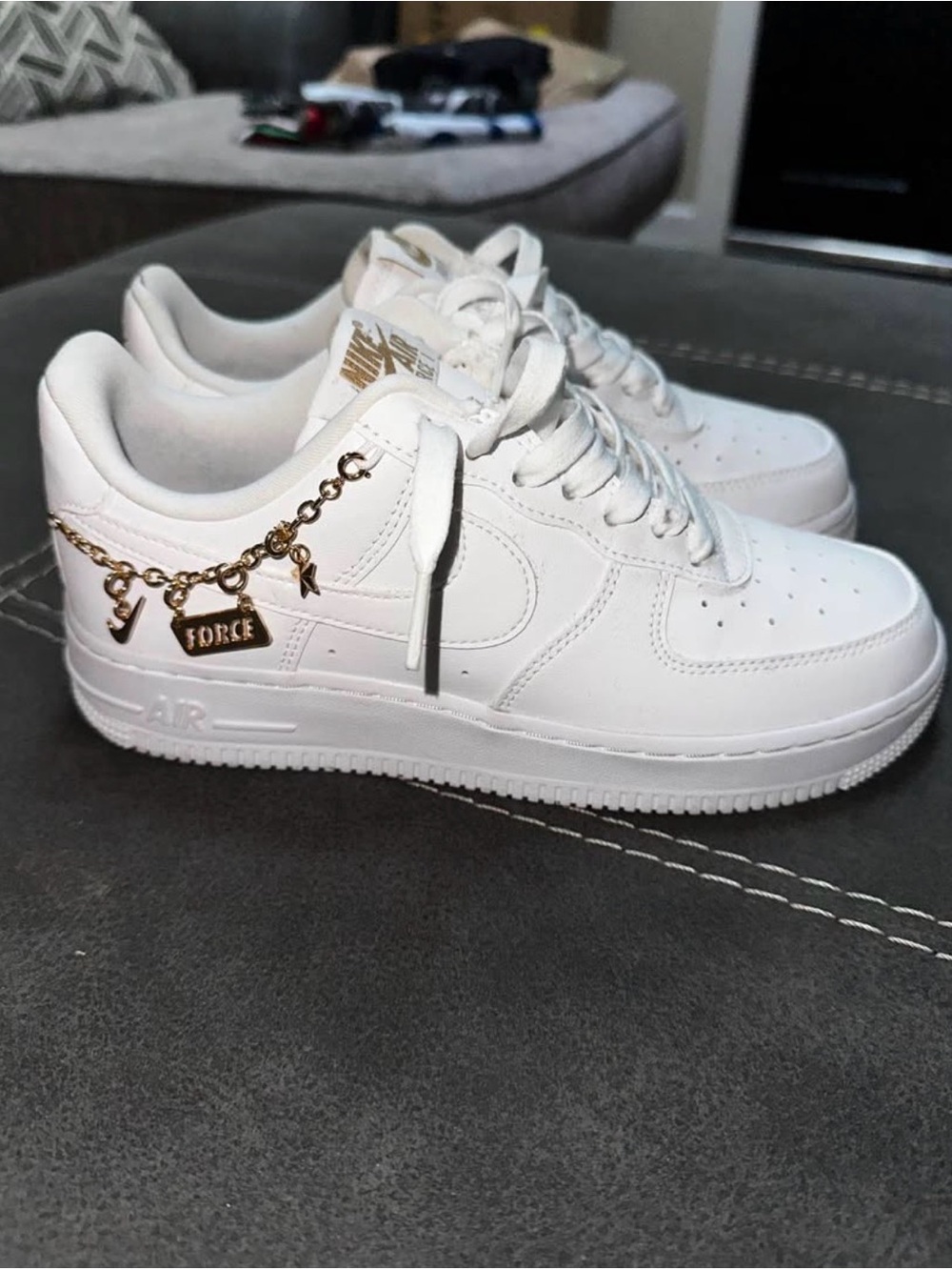 Nike White Women's Low-Top Sneakers with Gold Charm Chain
